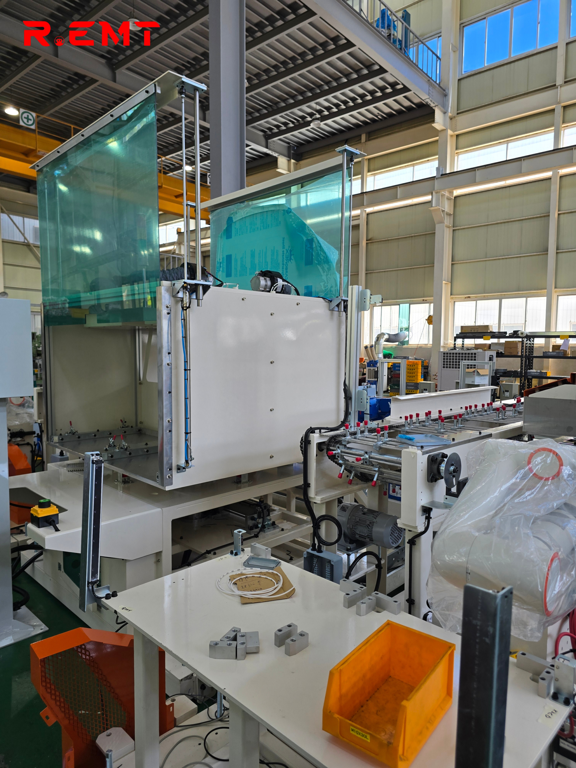 Hệ thống tự động hóa sử dụng robot YASKAWA - dọc 11