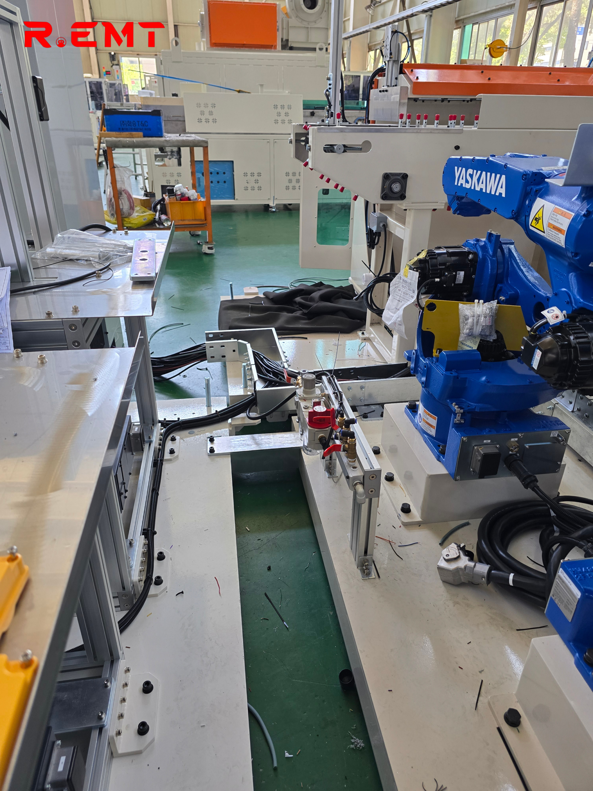 Hệ thống tự động hóa sử dụng robot YASKAWA - dọc 13