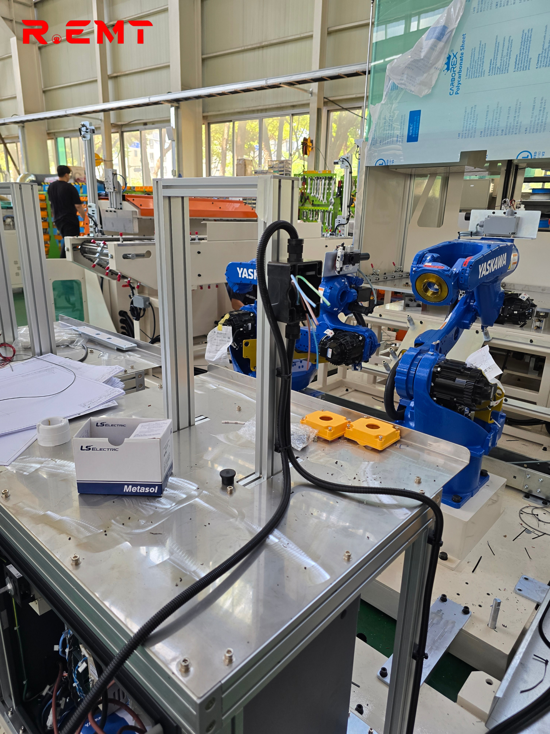 Hệ thống tự động hóa sử dụng robot YASKAWA - dọc 18