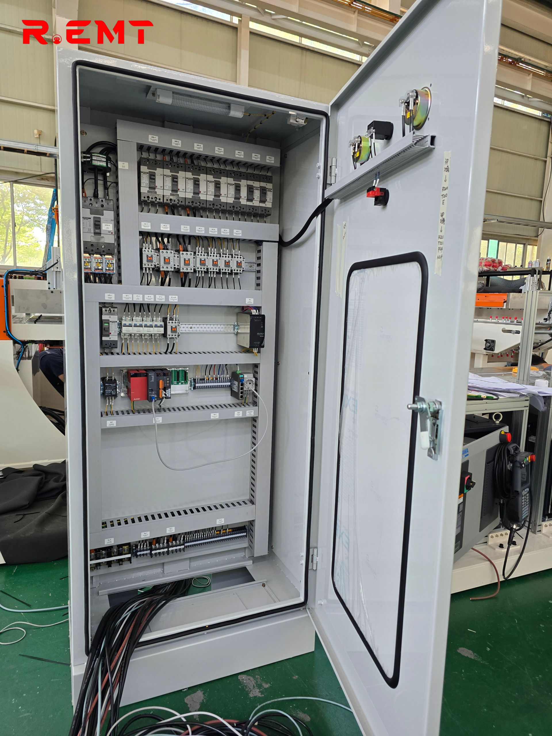 Hệ thống tự động hóa sử dụng robot YASKAWA - dọc 19