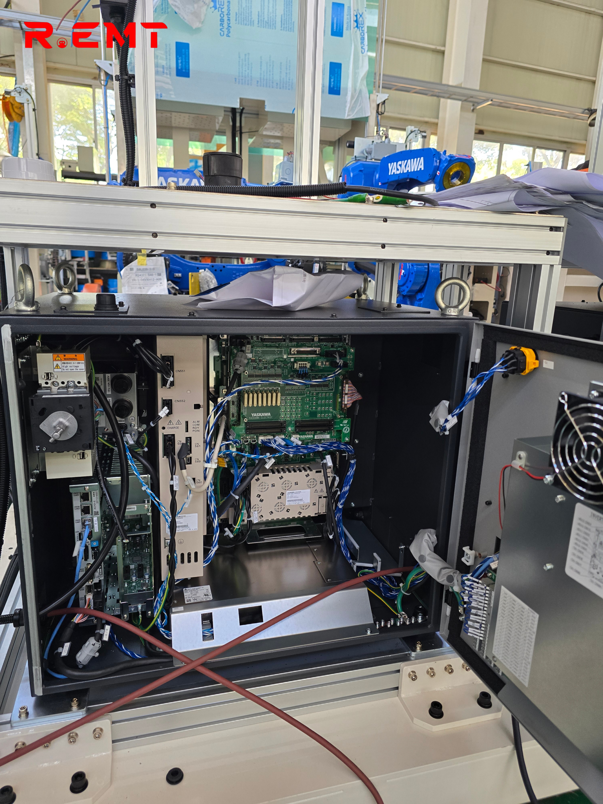 Hệ thống tự động hóa sử dụng robot YASKAWA - dọc 26