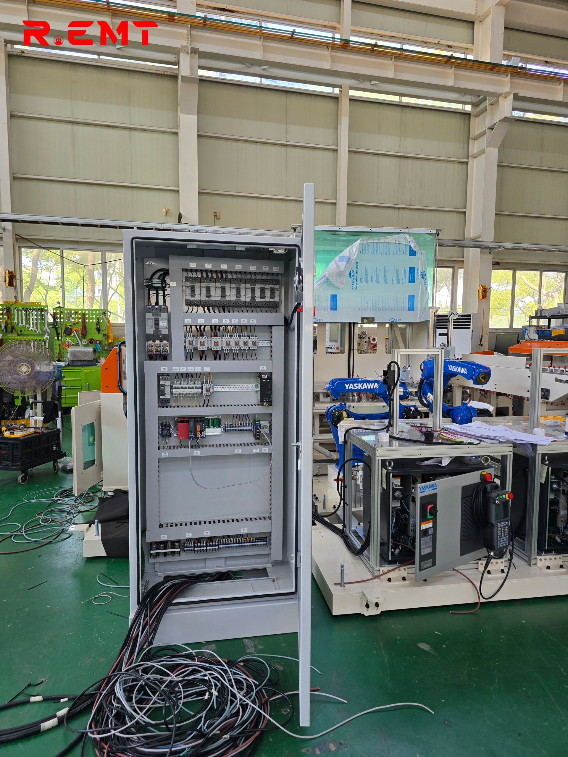 Hệ thống tự động hóa sử dụng robot YASKAWA - dọc 27