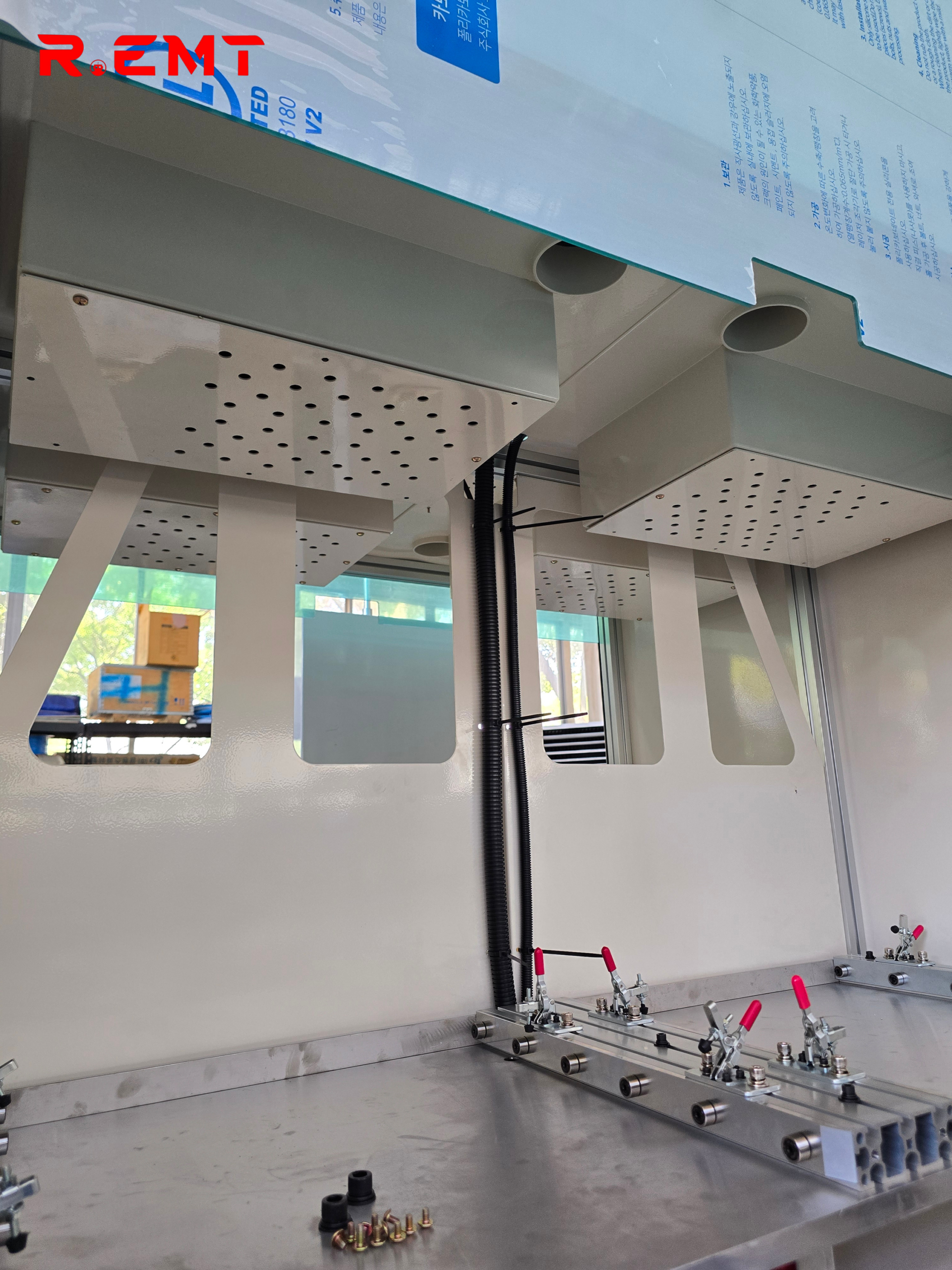 Hệ thống tự động hóa sử dụng robot YASKAWA - dọc 3