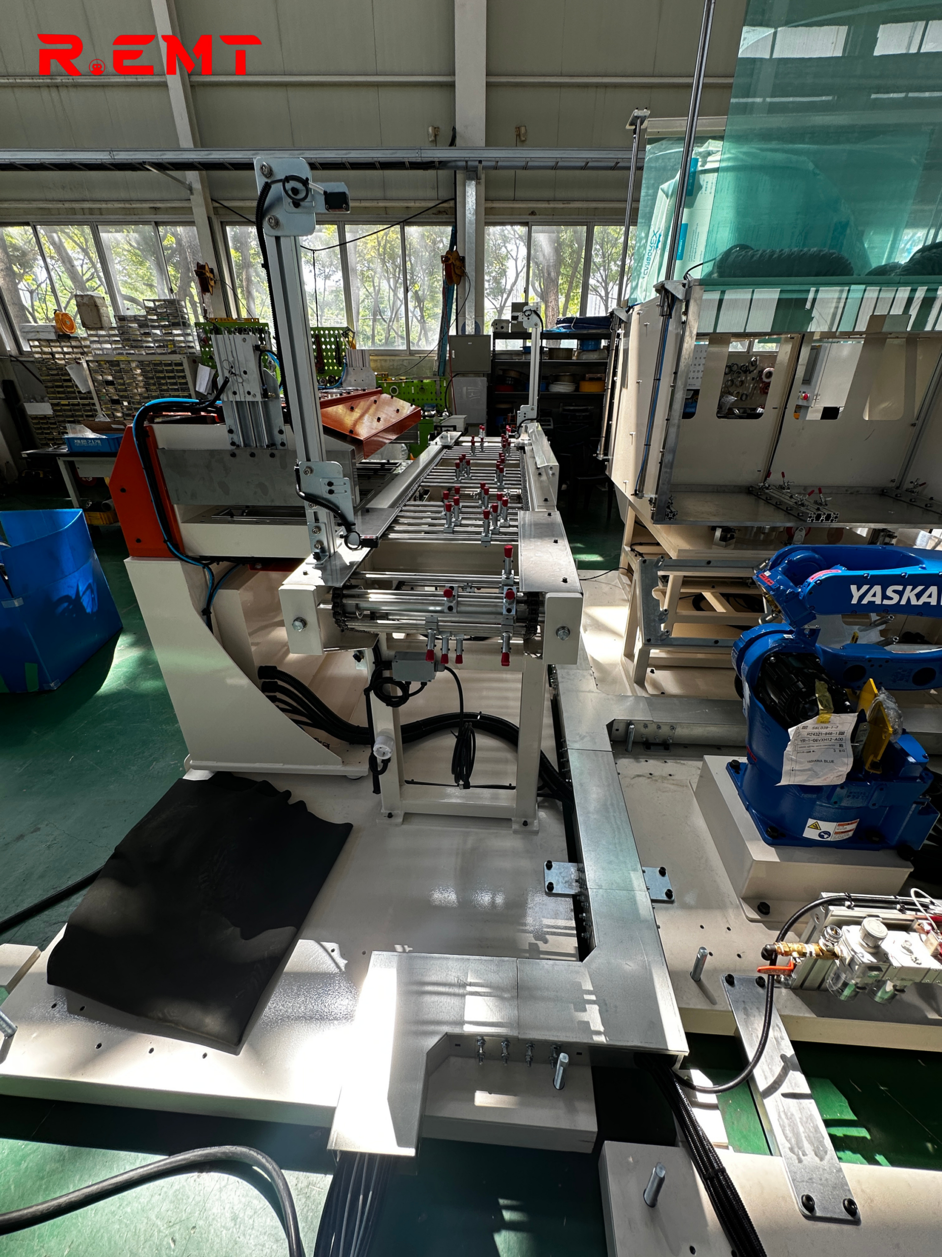 Hệ thống tự động hóa sử dụng robot YASKAWA - dọc 35