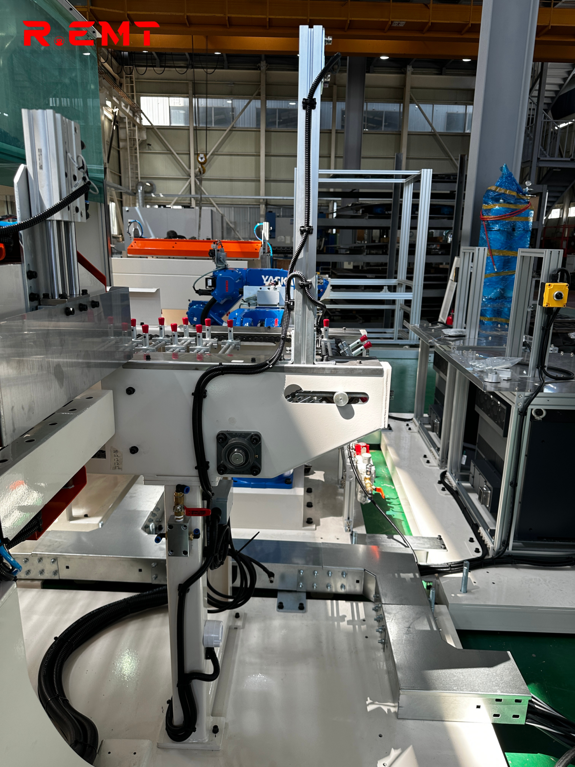 Hệ thống tự động hóa sử dụng robot YASKAWA - dọc 37