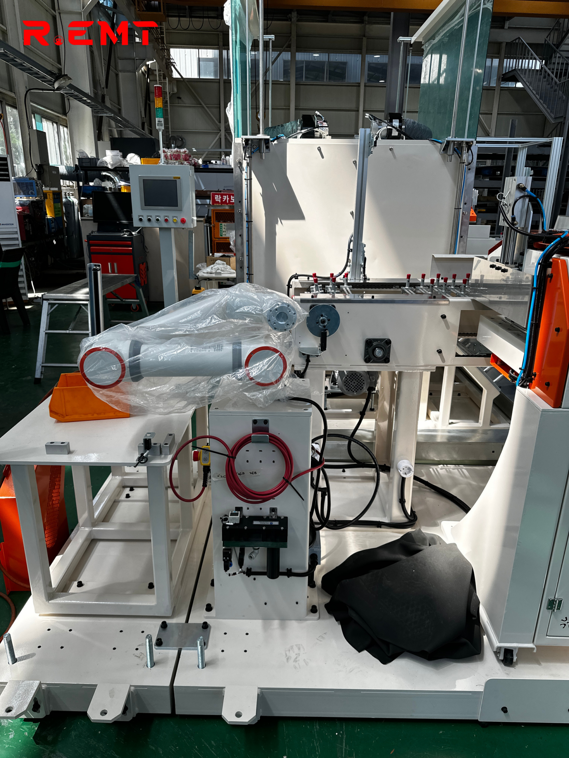 Hệ thống tự động hóa sử dụng robot YASKAWA - dọc 45