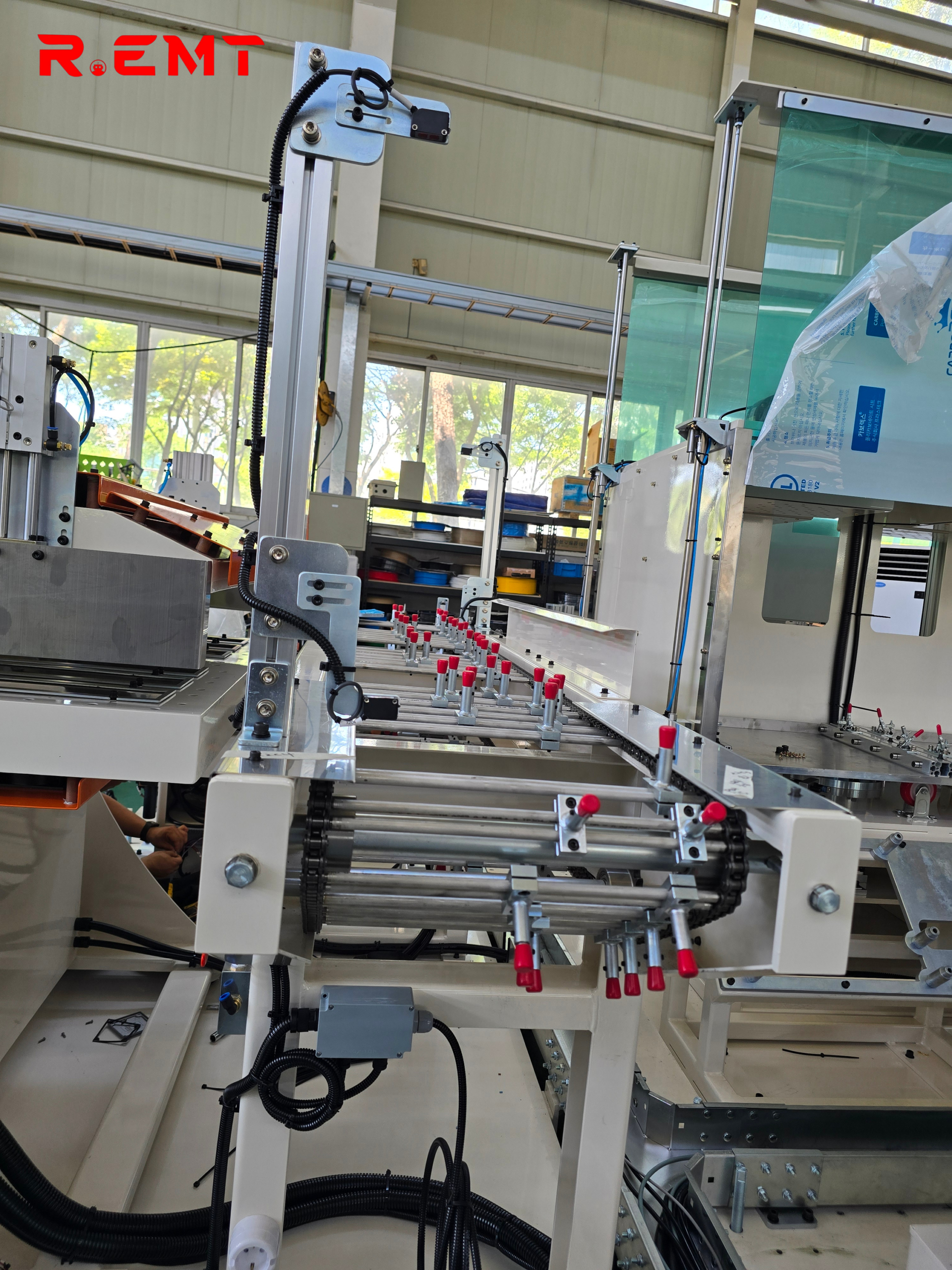 Hệ thống tự động hóa sử dụng robot YASKAWA - dọc 5