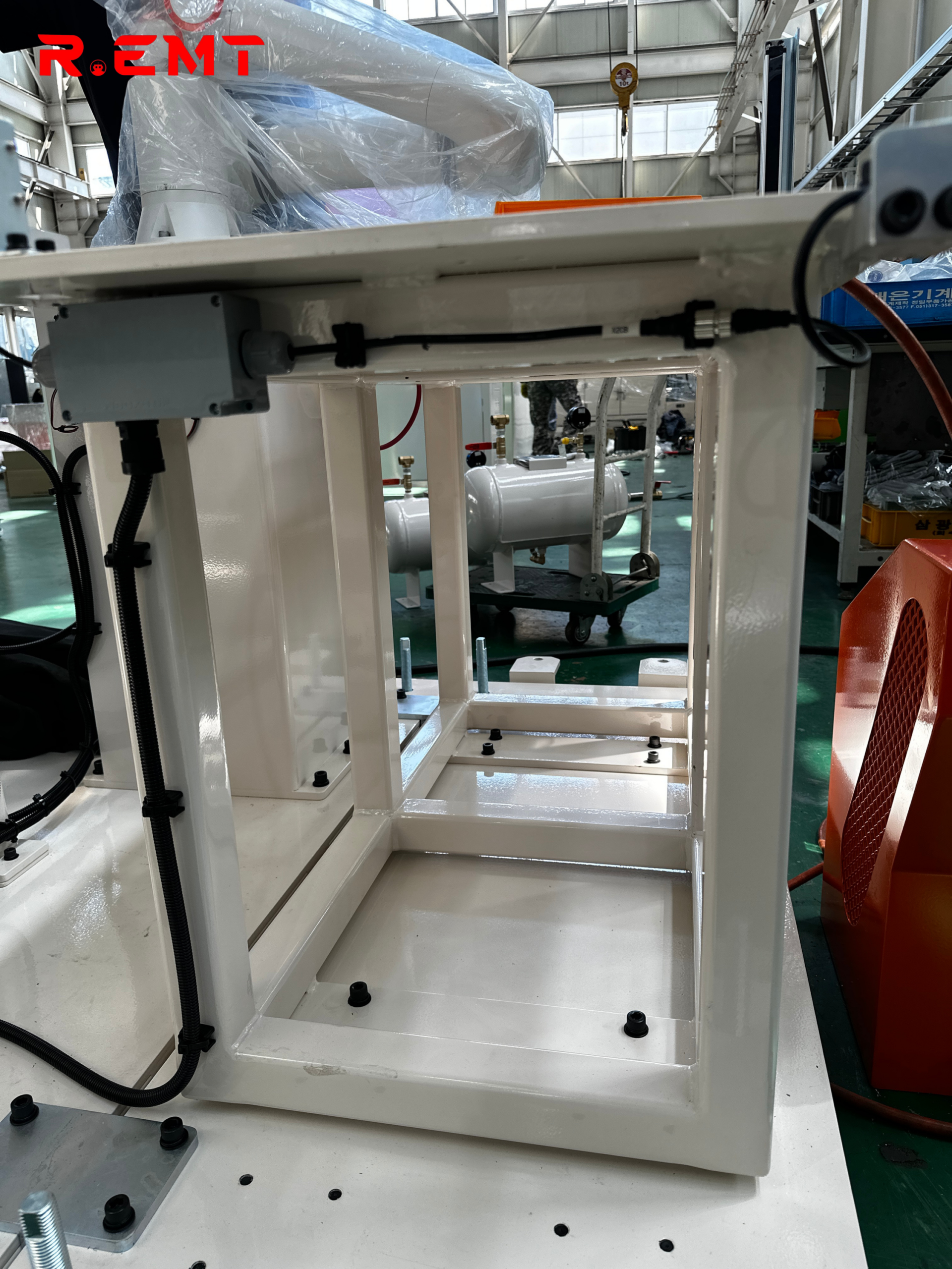 Hệ thống tự động hóa sử dụng robot YASKAWA - dọc 51