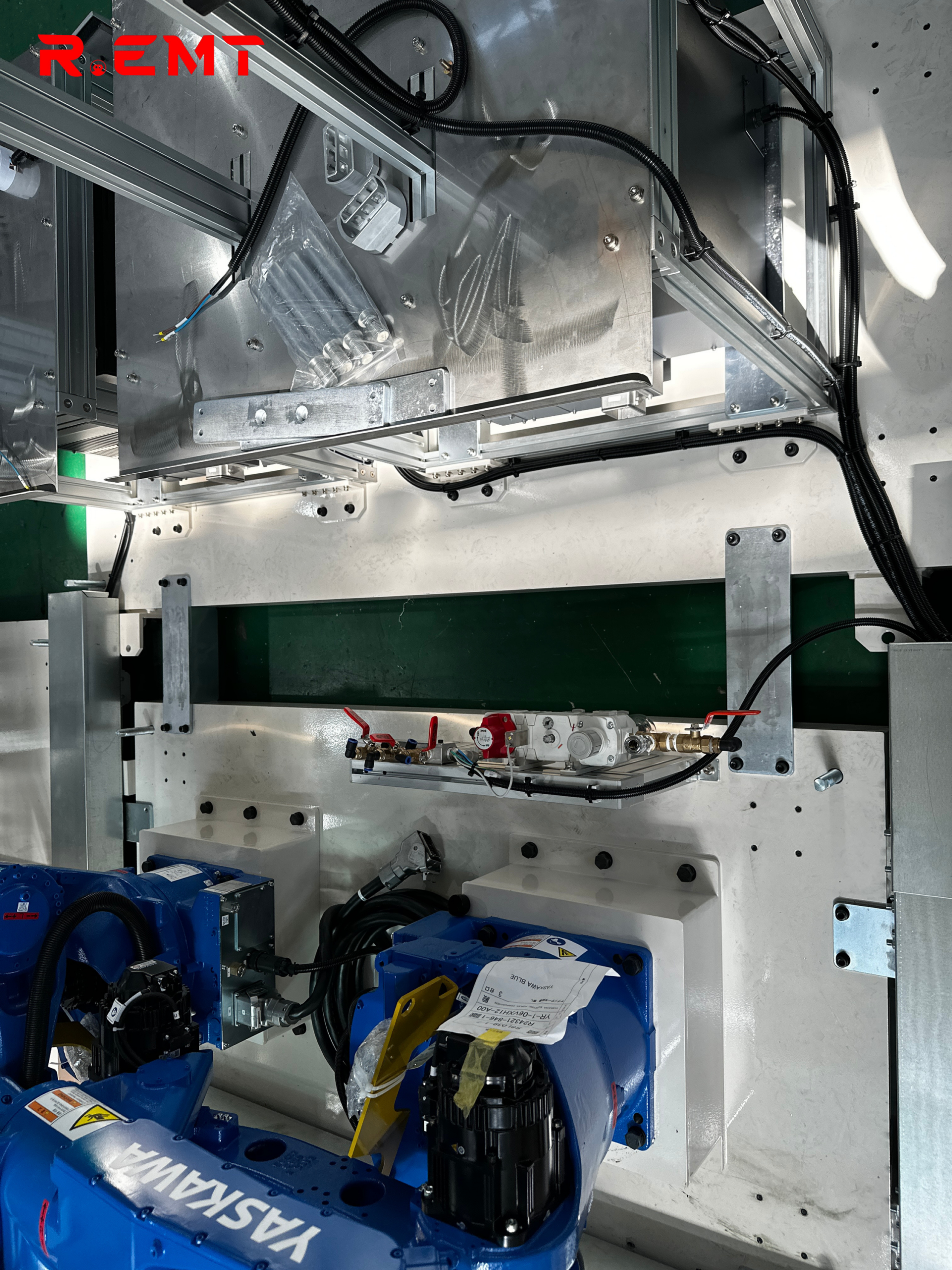 Hệ thống tự động hóa sử dụng robot YASKAWA - dọc 54