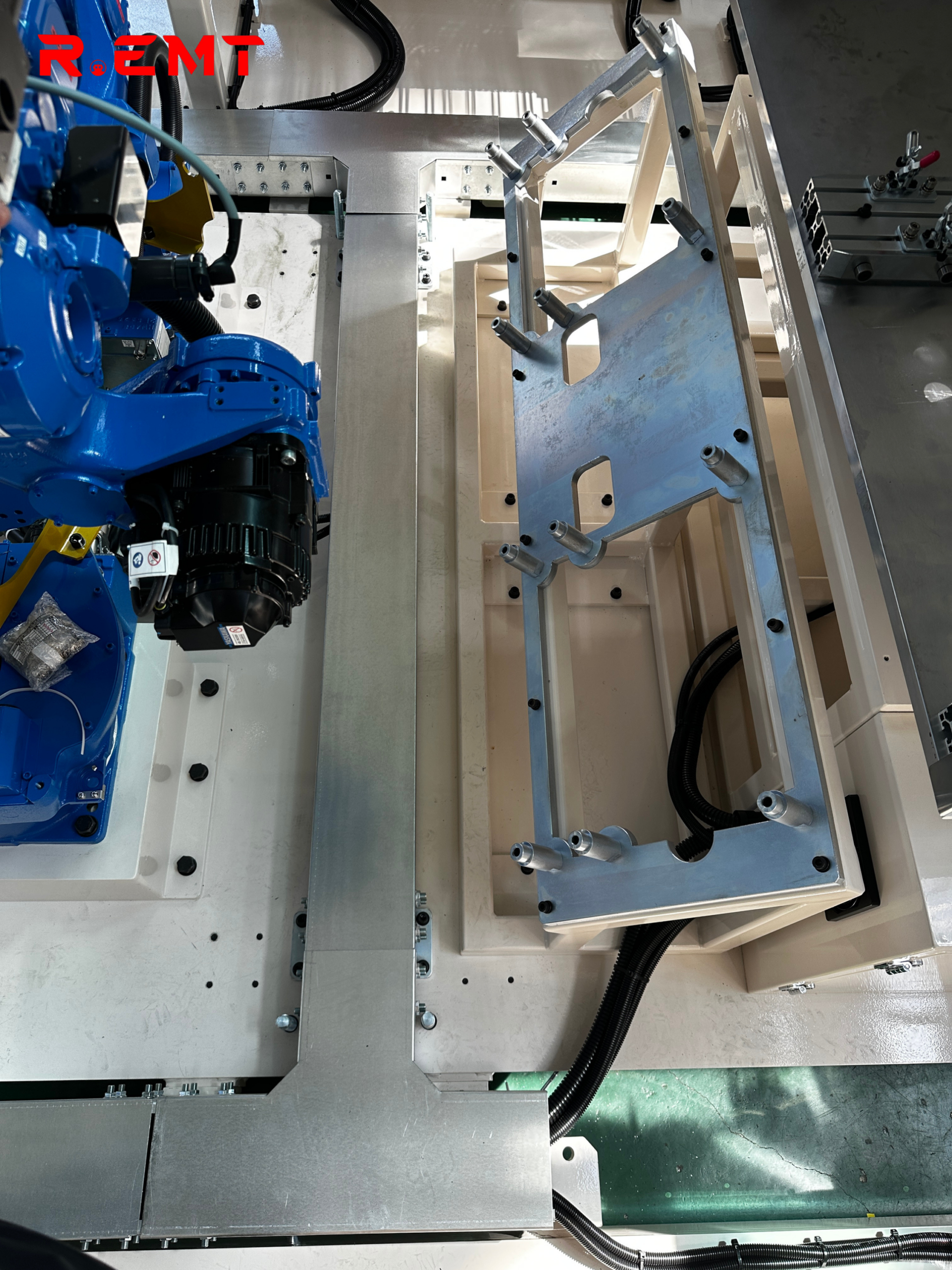 Hệ thống tự động hóa sử dụng robot YASKAWA - dọc 60