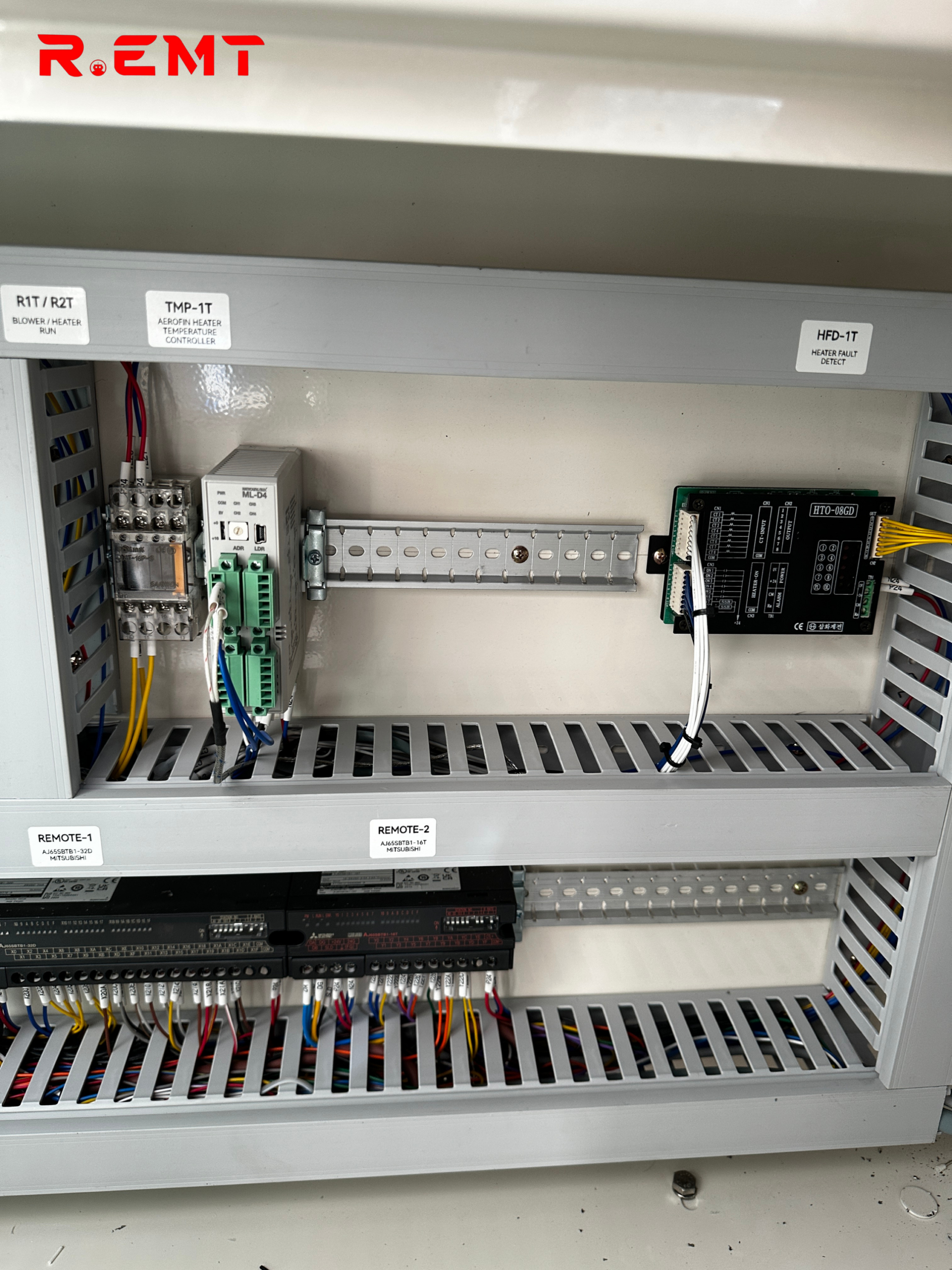 Hệ thống tự động hóa sử dụng robot YASKAWA - dọc 64