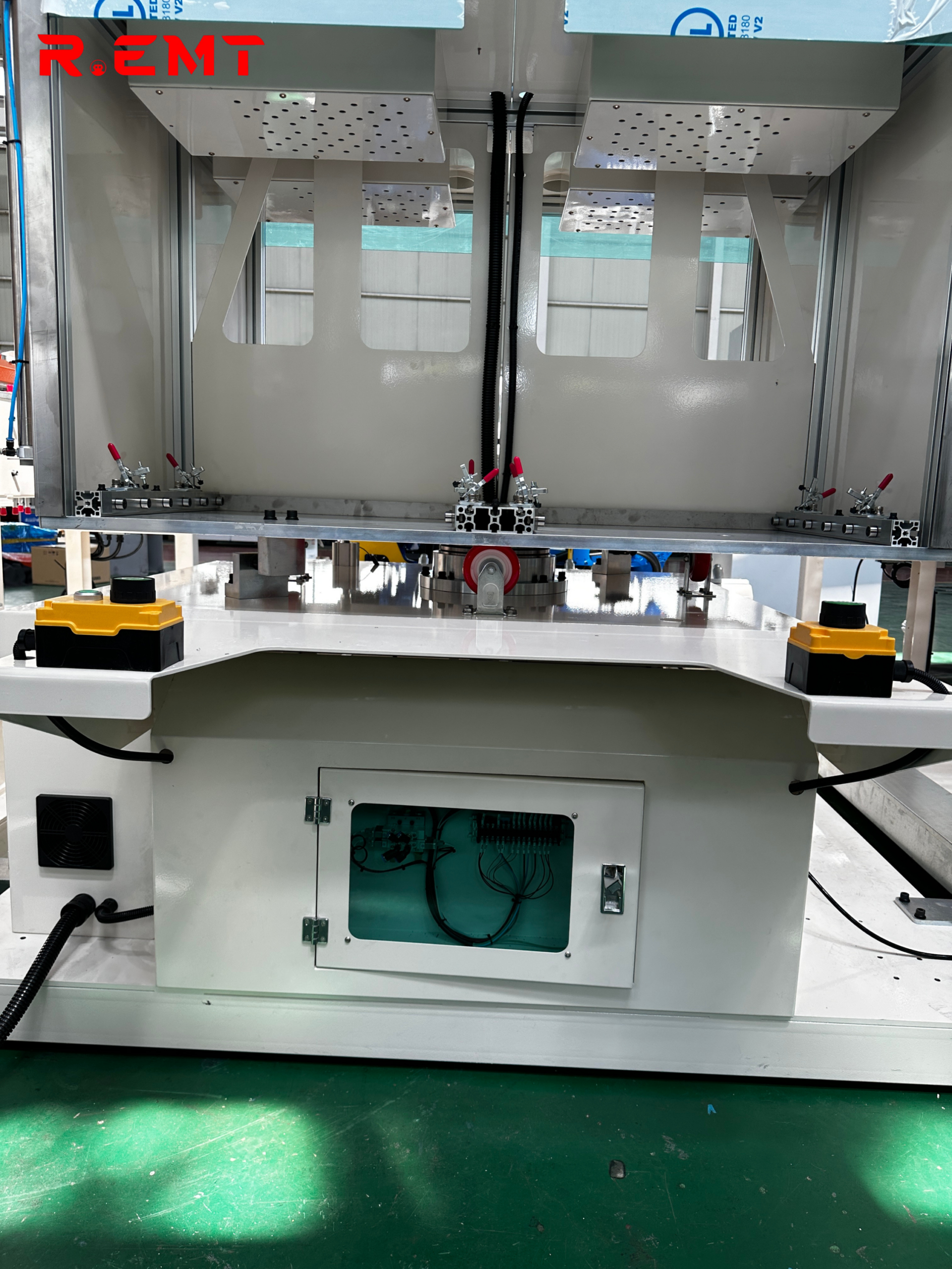 Hệ thống tự động hóa sử dụng robot YASKAWA - dọc 65