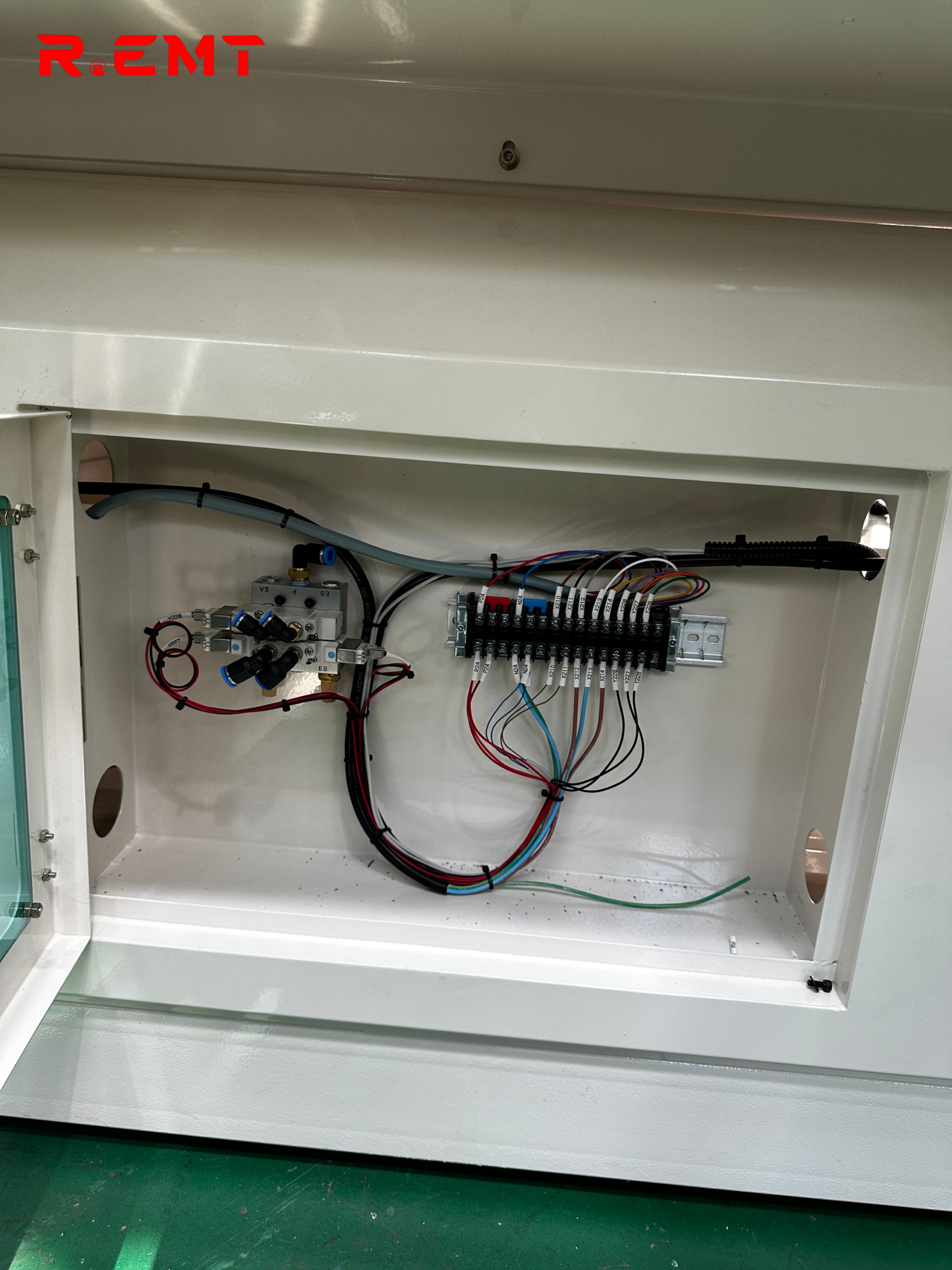 Hệ thống tự động hóa sử dụng robot YASKAWA - dọc 66