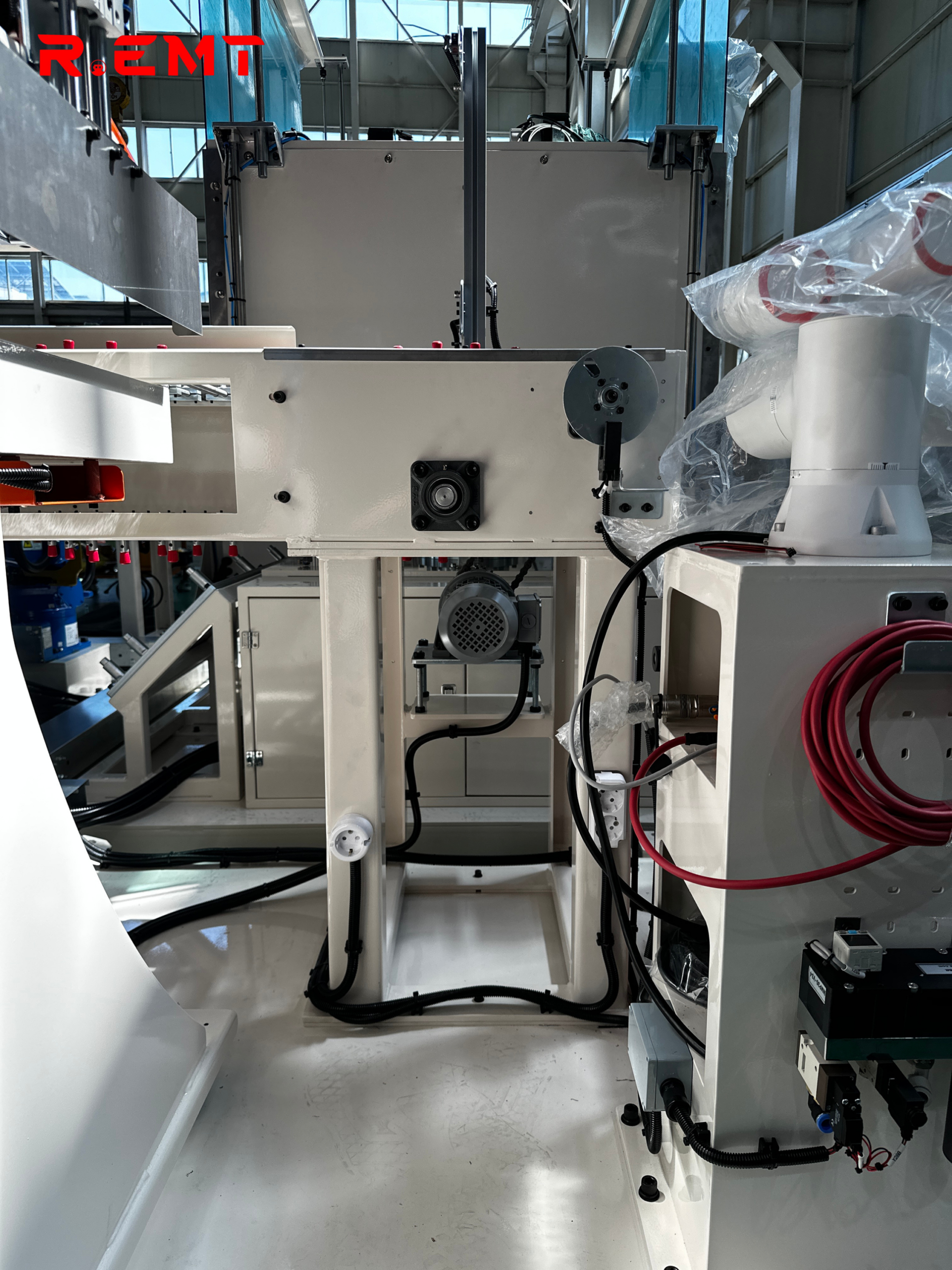 Hệ thống tự động hóa sử dụng robot YASKAWA - dọc 69