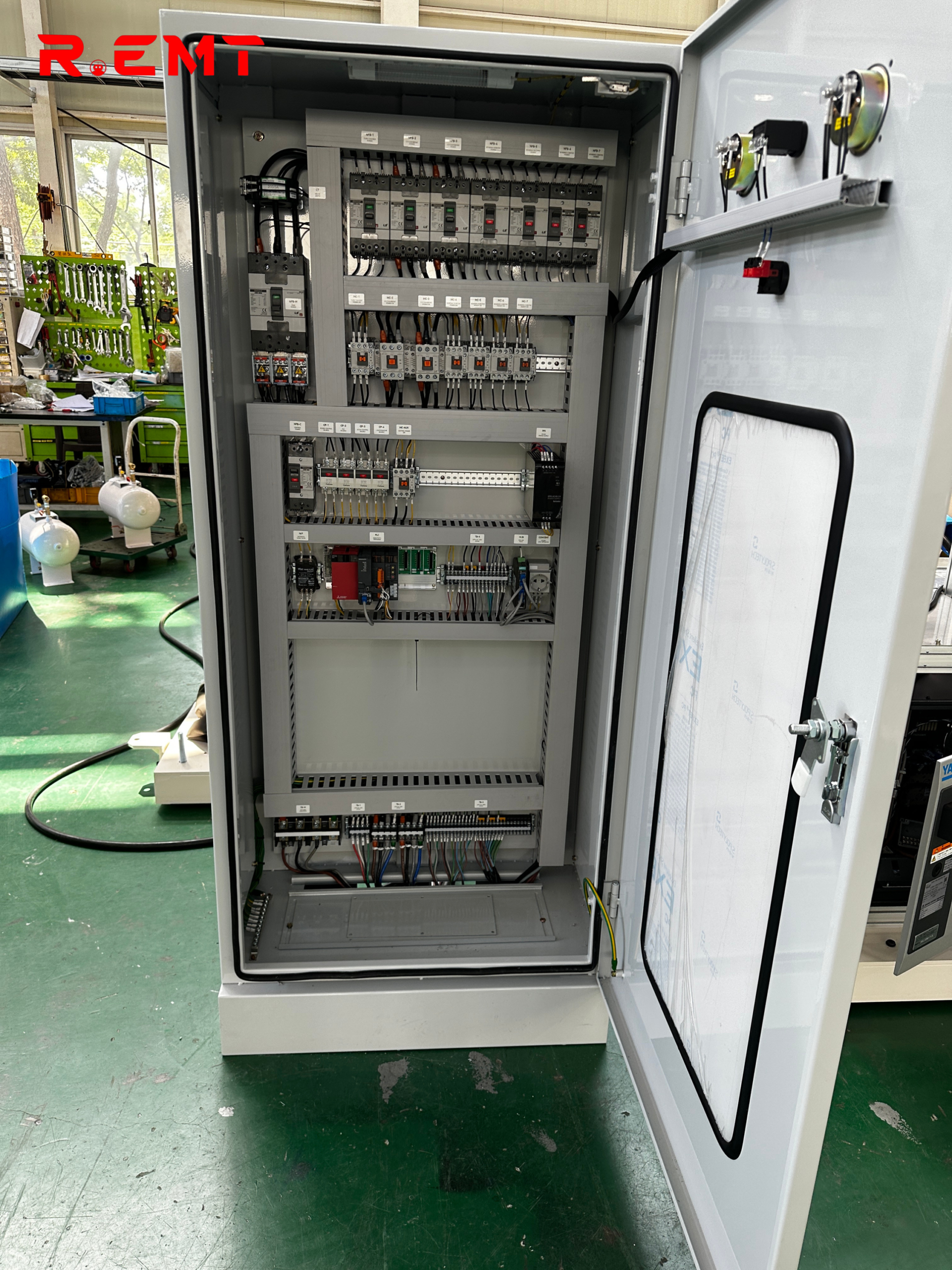 Hệ thống tự động hóa sử dụng robot YASKAWA - dọc 30